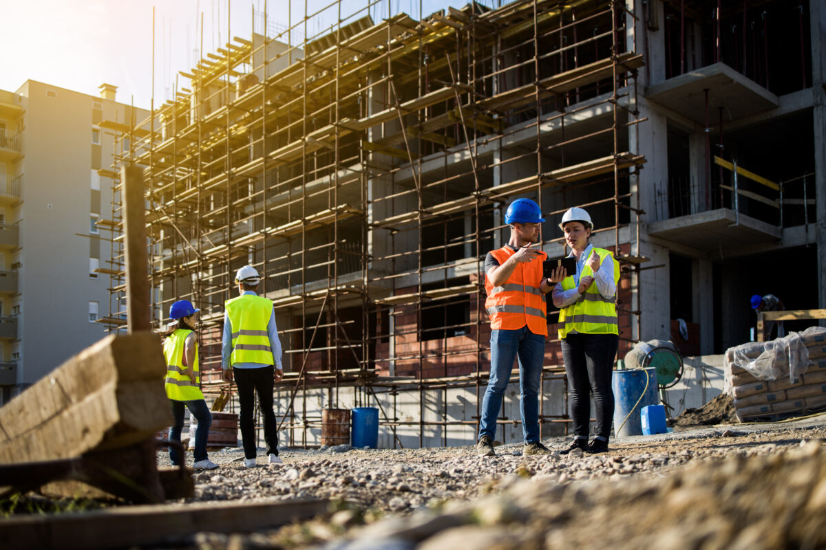 Les normes et les certifications à connaître pour du matériel de bâtiment conforme