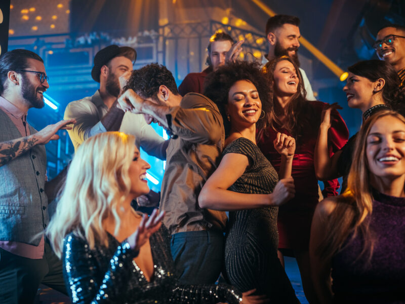 Les stratégies efficaces pour séduire et fidéliser vos clients dans votre night-club