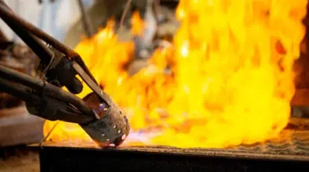 Robot de coulée, innovation et précision en fonderie aluminium