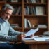 découvrez comment réussir une reconversion professionnelle à 50 ans : conseils pour surmonter les défis, valoriser votre expérience et saisir de nouvelles opportunités de carrière.