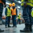 découvrez les obligations légales de l'employeur en matière de vêtements de travail, ainsi que le rôle de la responsabilité sociale des entreprises pour assurer la sécurité, le confort et le bien-être des salariés.