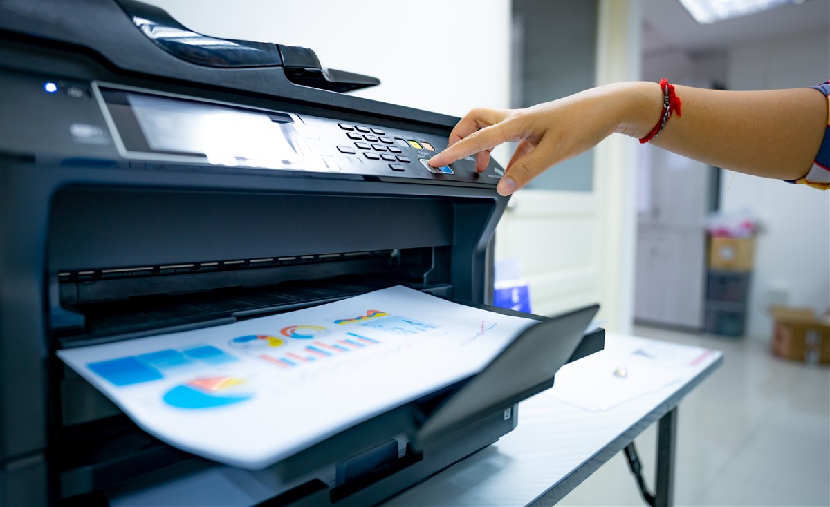 Coût par impression : analyse comparative des papiers thermiques et traditionnels