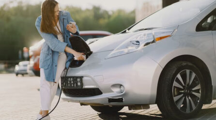 Les solutions pour recharger votre véhicule électrique en déplacement professionnel
